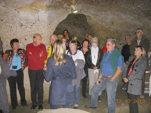 2013 Sortie d'automne à Carcassonne pendant que dans les caves, les autres se préparent à déguster! : 1381674141.dscn0600.jpg