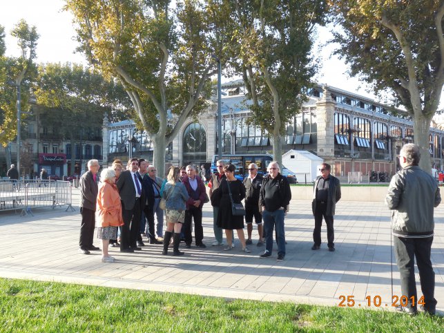 2014 Narbonne  le groupe devant les halles : 1414335264.dscn5332.jpg