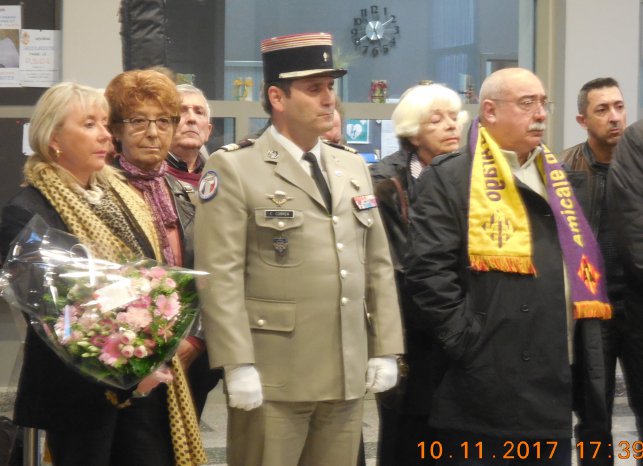 Commémoration 99è anniversaire la représentante du maire et le délégué militaire départemental : 1510399812.dscn6006.jpg