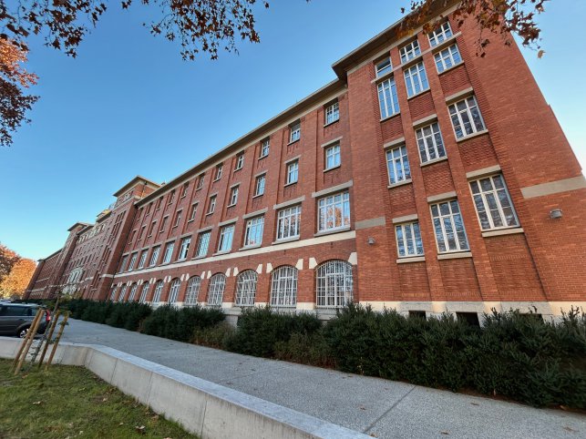 Six ans � Arago ...