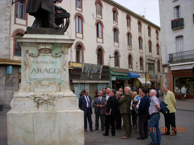2008 - Le bicentenaire ! L'hommage à Arago... place Arago : 1356288765.2008.10.arago.bicentenaire.21.jpg