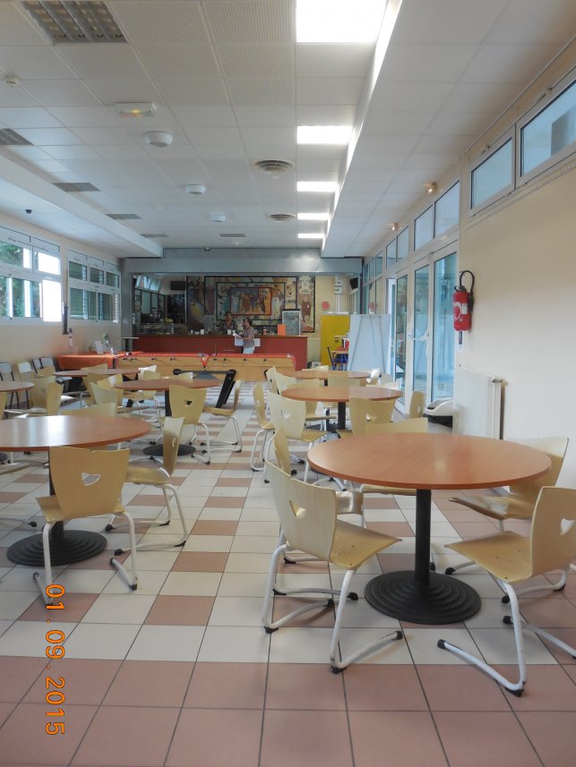 Un Lycée tout neuf à la rentrée 2015 la cafet : 1441181233.dscn1092.jpg