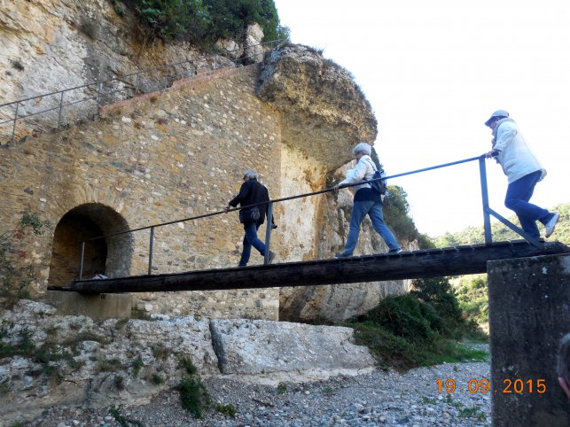 2015 - Minerve en route par escaliers et sentiers vers la catapulte de Simon de Monfort : 1442737250.dscn1301.jpg