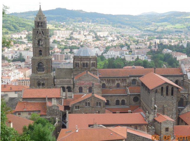 2016 - Le Puy en Velay L'ensemble cathédrale commencé au Vè siècle Après Jésus-Christ : 1465573393.dscn5518.jpg
