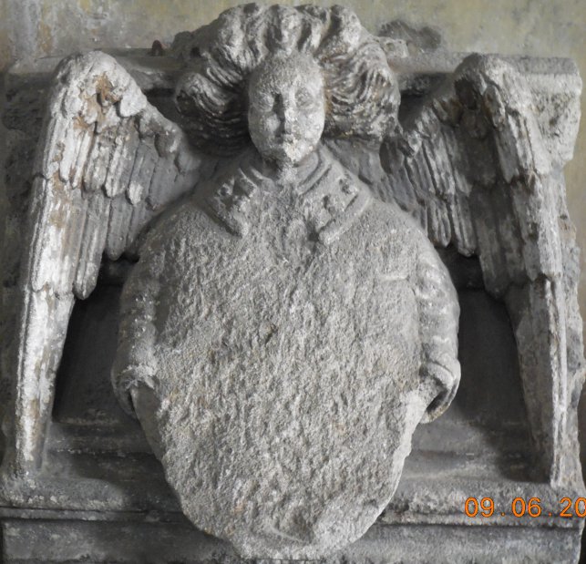 2016 - Patrimoine du Puy en Velay Dessus de sarcophage : 1465663800.dscn5706.jpg