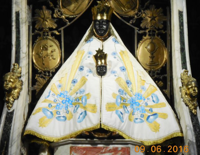 2016 - Patrimoine du Puy en Velay La Vierge Noire sur le Maître-autel : 1465664156.dscn5732.jpg