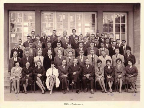Administration et profs Professeurs en 1963 : gal_2003076580_N.jpg