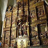 l'autel et son rétable en bois doré