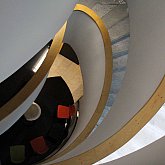 bel effet d'architecture, l'escalier du musée du tabac