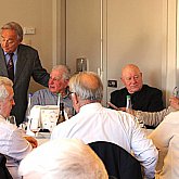 Le président et la table des Andorrans...