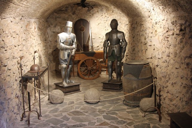CASTELNOU23