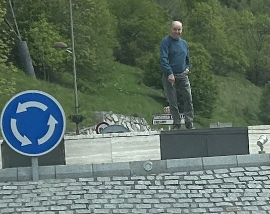 Screenshot 2026 07 09 at 18 23 29 Claude BENET en guide attentionne pour nous mener au sanctuaire de Meritxell 2024 05 ANDORRE 2024 05 ANDORRE Amicale des Anciens eleves du lycee Arago de Perpignan AAA